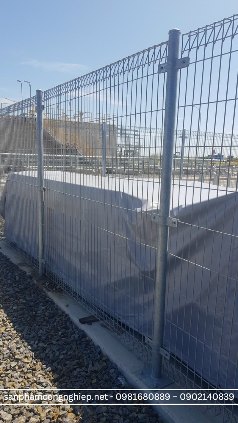 Hàng rào lưới thép hàn gấp tam giác mạ kẽm