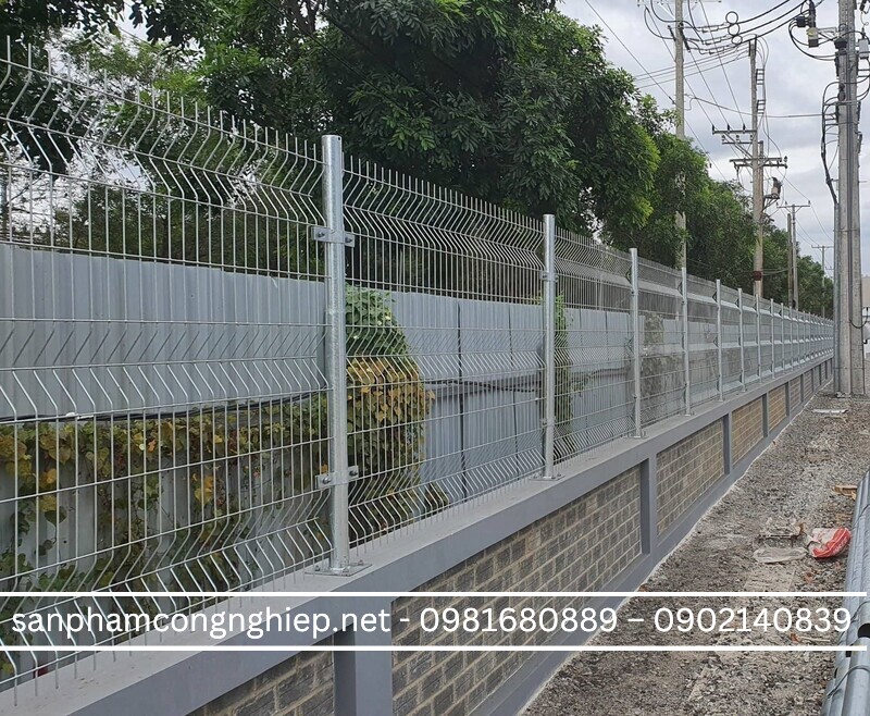 Hàng rào thép chấn sóng mạ kẽm
